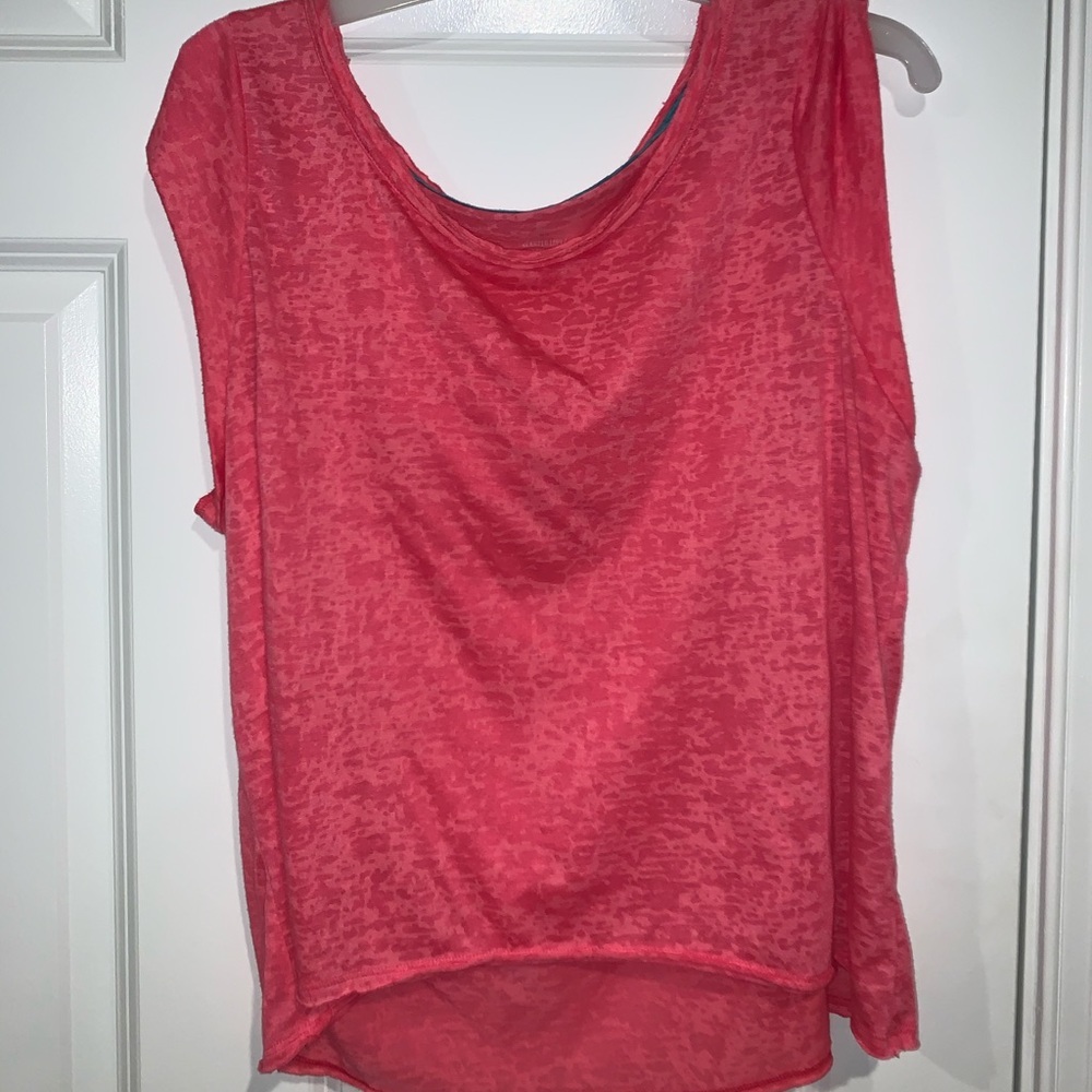 Women’s Jennifer Lopez pink tank